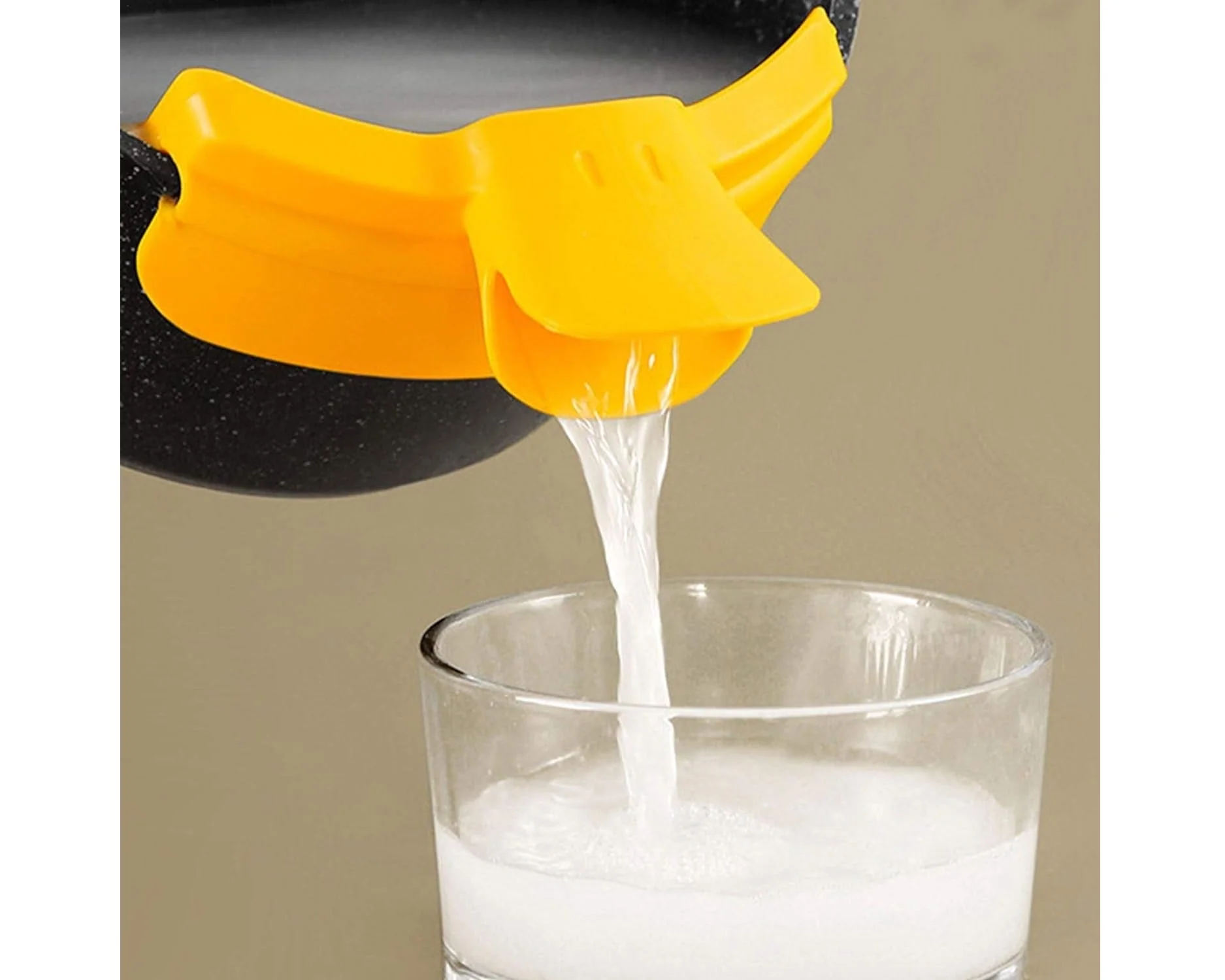 Bec verseur en silicone avec passoire « style bec de canard » pour casserole - Image 3
